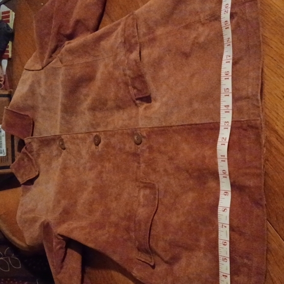 retro leather/ suede beautiful brown coat by Bernardo. Size medium.Flaw. - Picture 10 of 12